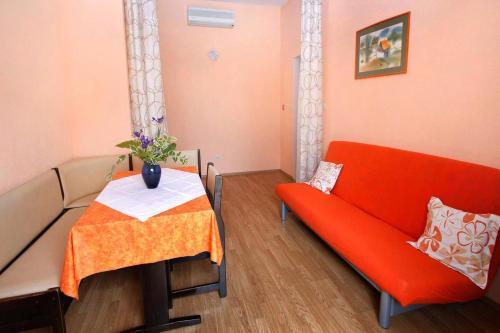 Apartments With A Parking Space Makarska - 6768