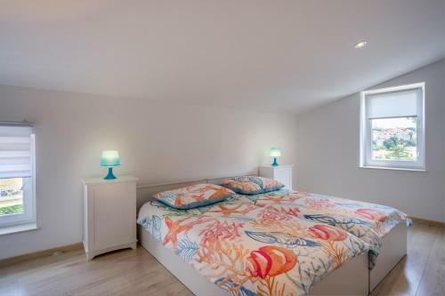 Apartments With A Parking Space Mali Losinj (losinj) - 16019