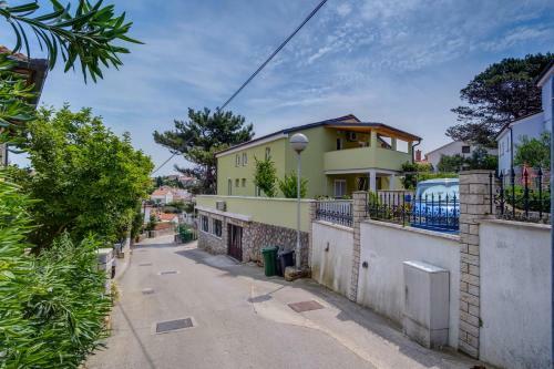 Apartments With A Parking Space Mali Losinj (losinj) - 16019