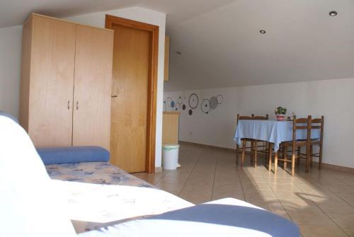 Apartments In Malinska/insel Krk 12794