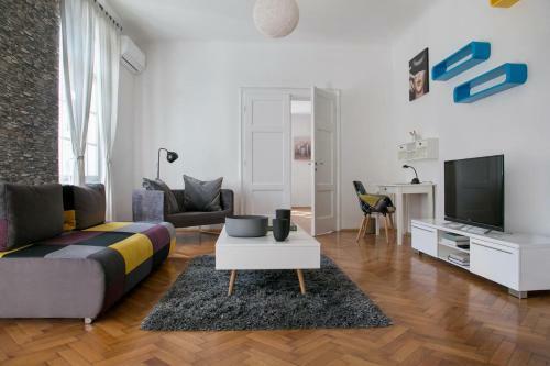 Apartments With Wifi Zagreb - 15096