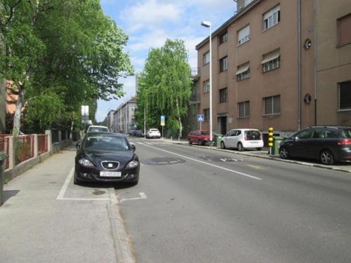 Apartments With Wifi Zagreb - 15290