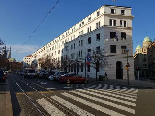 Palace Apartments By Zgrent