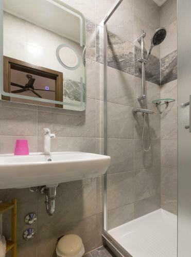 Palace Apartments By Zgrent