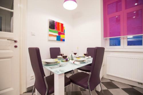 Apartment Center Four Stars