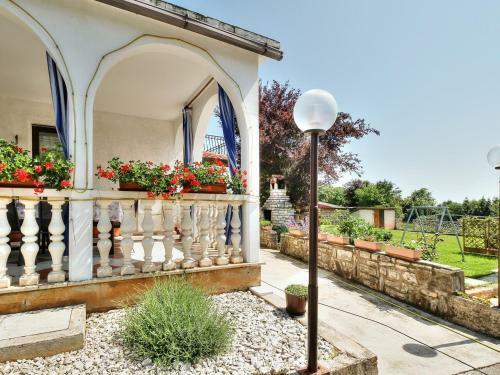 Hostal Paradinovic House With Apartments
