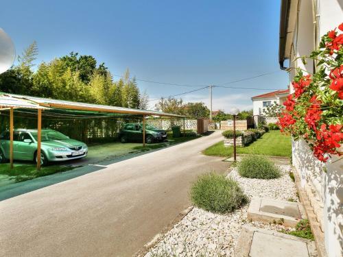Hostal Paradinovic House With Apartments