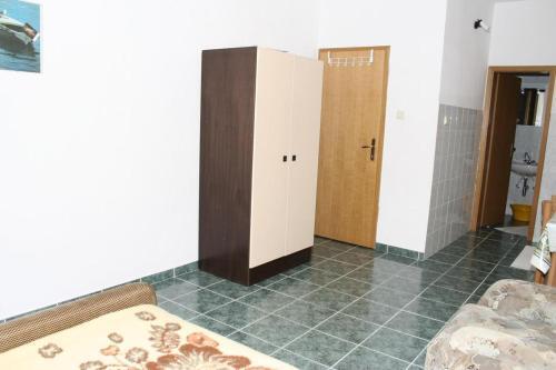 Apartments By The Sea Zaostrog (makarska) - 2649