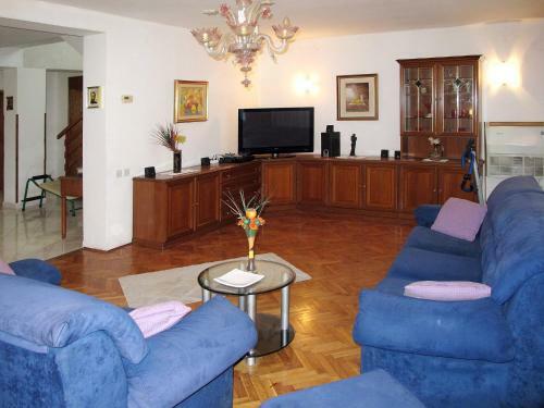 Holiday Home Haus Divna (pul578)