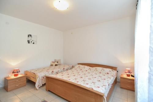 Apartment With Nice Terrace 684
