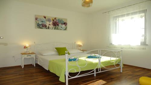 Villa Holiday Home Iva With Pool