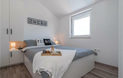 Four-bedroom Holiday Home In Sukosan