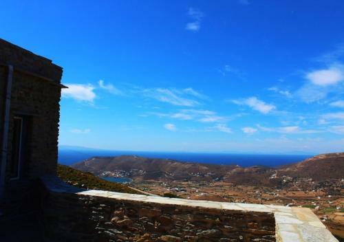 Villette Adonis Andros