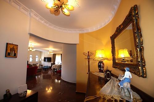 Kallirroi's Luxury Apartment