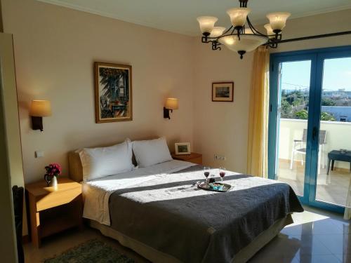 Hostal Amforeas Retreat Guesthouse