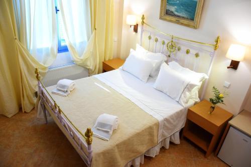 Hostal Amforeas Retreat Guesthouse