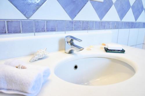 Hostal Amforeas Retreat Guesthouse