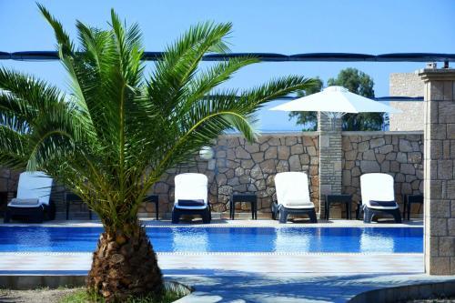Hostal Amforeas Retreat Guesthouse