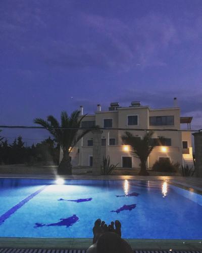 Hostal Amforeas Retreat Guesthouse