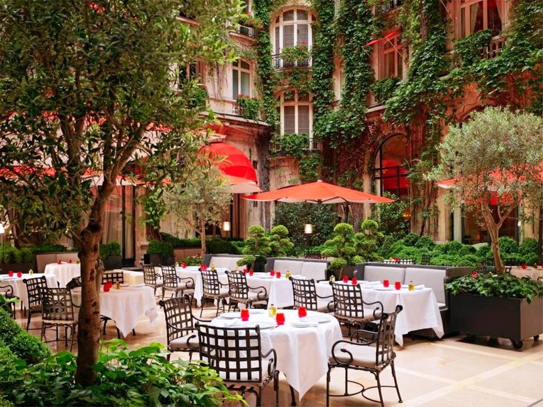 Hotel Plaza Athenee