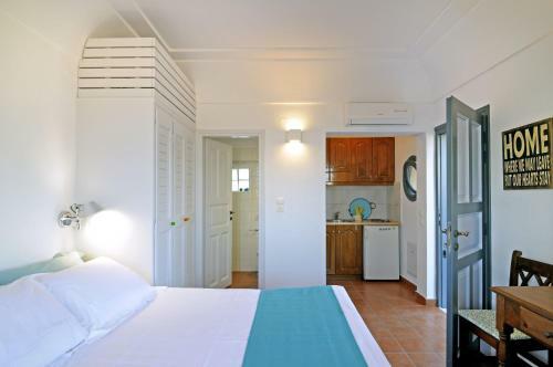 Fira Villa Sleeps 8 Air Con Wifi