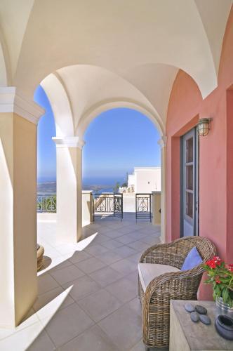 Fira Villa Sleeps 8 Air Con Wifi