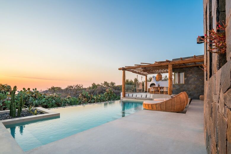 Ayama Hideaway Villa By Calm Collection
