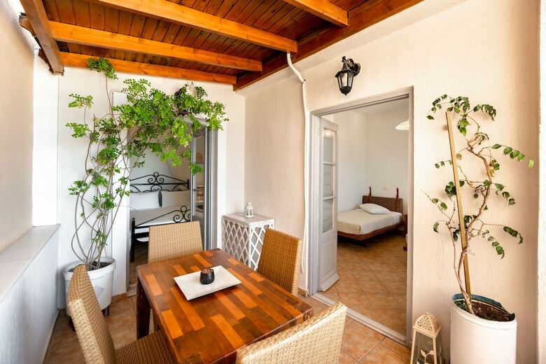 Villa By Hotel Thira