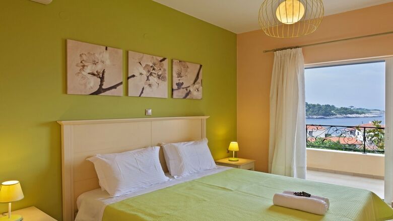 Hostal Elaia Boutique Apartments
