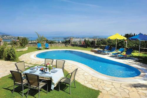 Kyra Chrysikou Villa Sleeps 6 Air Con Wifi
