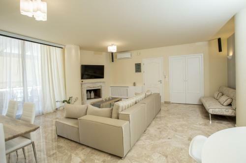 Airport Luxury Apartment
