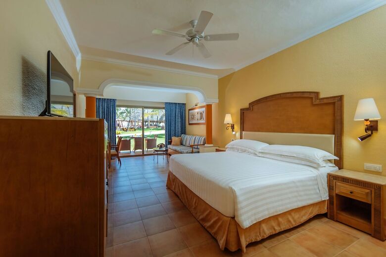 Hotel Barcelo Maya Colonial