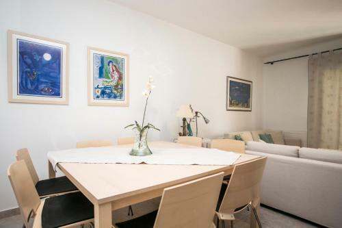 #flh - Pampa Grass House