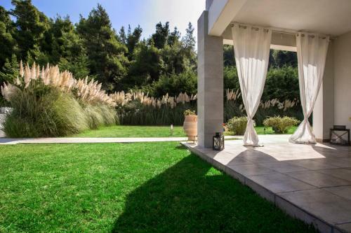 #flh - Pampa Grass House