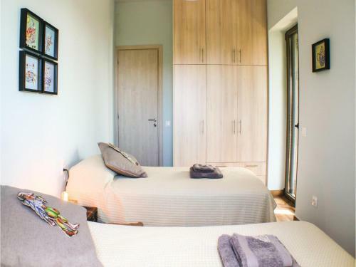 Four-bedroom Holiday Home In Kardamyli