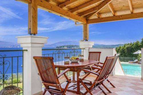 Kassiopi Villa Sleeps 14 Pool Air Con Wifi