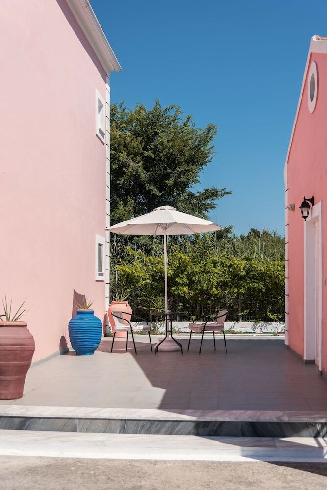 Hostal Fardini Seaside Hotel