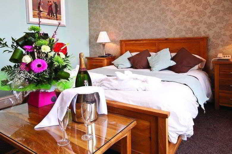 Best Western Oaks Hotel