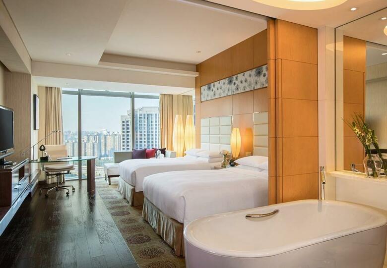 Renaissance Shanghai Putuo Hotel