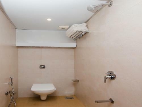 Oyo 12257 Hotel Sai Suites
