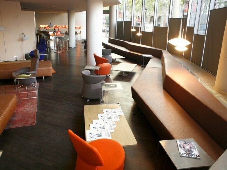 B-hotel