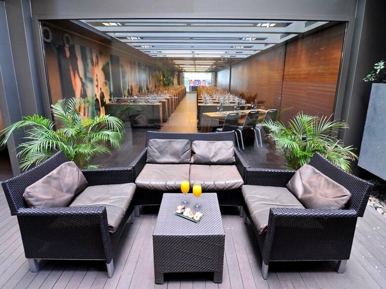 B-hotel