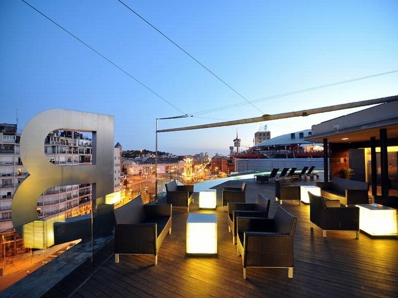 B-hotel