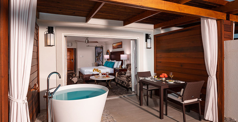 Hotel Sandals Regency La Toc