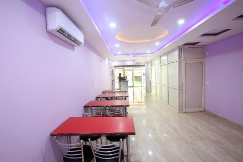 Hotel Oyo 9254 The Platinum