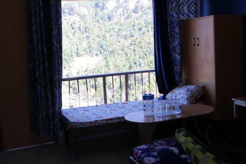 Hostal The Dhanolti Groove Garden