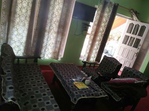Hostal The Dhanolti Groove Garden