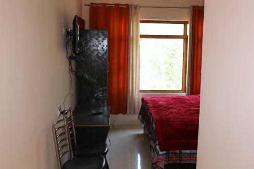 Hostal The Dhanolti Groove Garden