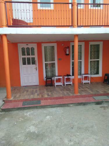 Hostal The Dhanolti Groove Garden
