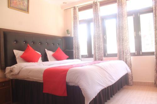 Hotel Green Hill View Rooms In Bhagsu
